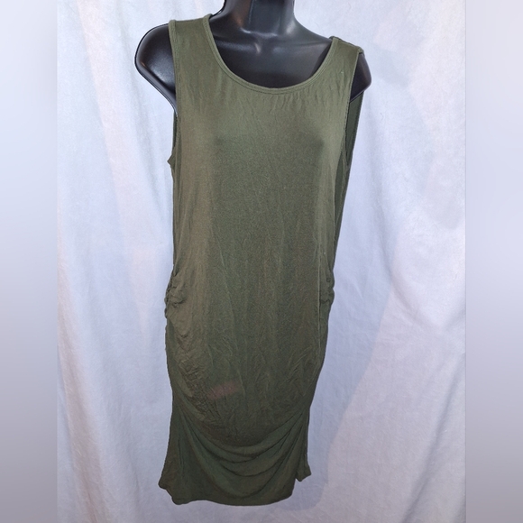 Green Ruched Sleeveless Midi Maternity Dress - Picture 1 of 5